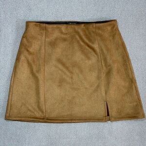 Francesca's Womens Sz XS Brown‎ Vegan Suede Mini Skirt with Slit Stretch Waist